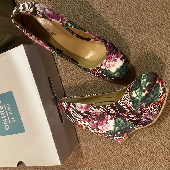 New Floral pattern wedge! - Picture 2 of 5